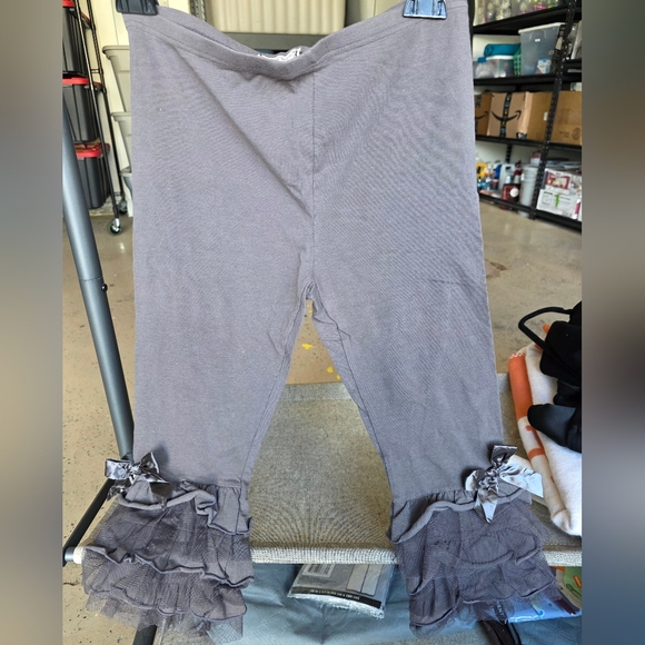 Effie’s Heart Cabaret Pedal Pushers Leggings with Hem Ruffles & Bow Brown Large - Picture 2 of 2